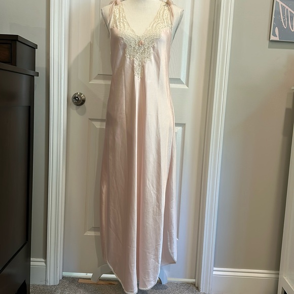 Christian Dior size small ankle length vintage pink negligée - Picture 1 of 10